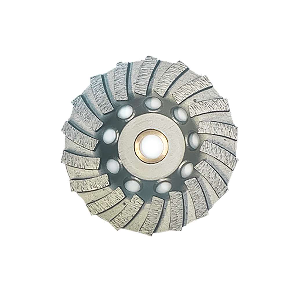 La rueda de copa tiene la capacidad de eliminar recubrimientos viejos o contaminantes de la superficie.