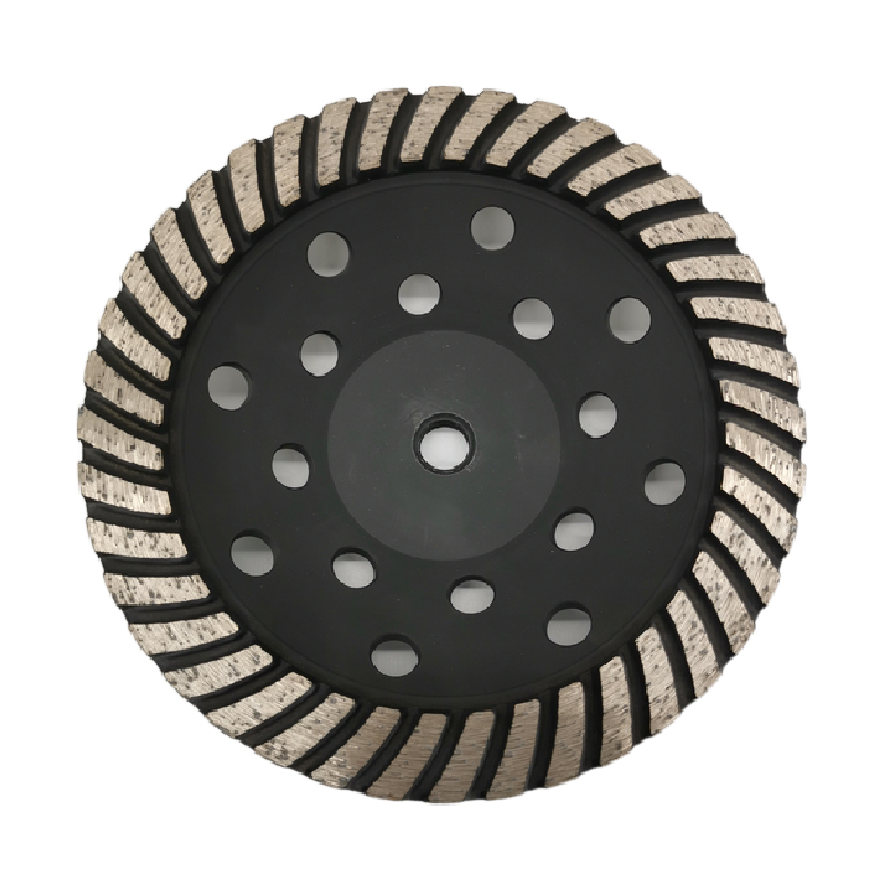 Copa diamantada de 7” tipo TURBO GRIT #120 para desbaste fino, preparación y suavizado profesional de superficies de concreto.
